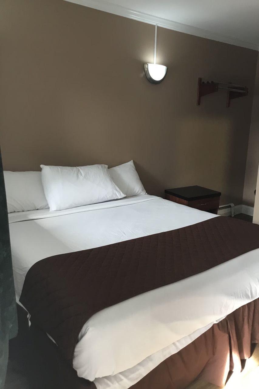 Americas Best Value Inn Avenel Woodbridge Extérieur photo