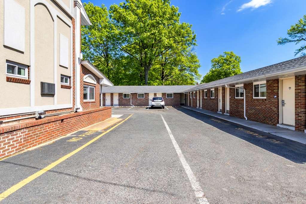 Americas Best Value Inn Avenel Woodbridge Extérieur photo