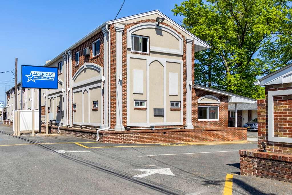 Americas Best Value Inn Avenel Woodbridge Extérieur photo