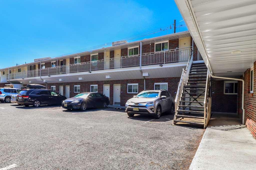 Americas Best Value Inn Avenel Woodbridge Extérieur photo